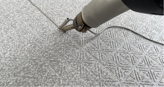 共用部の床補修・防滑シート貼り